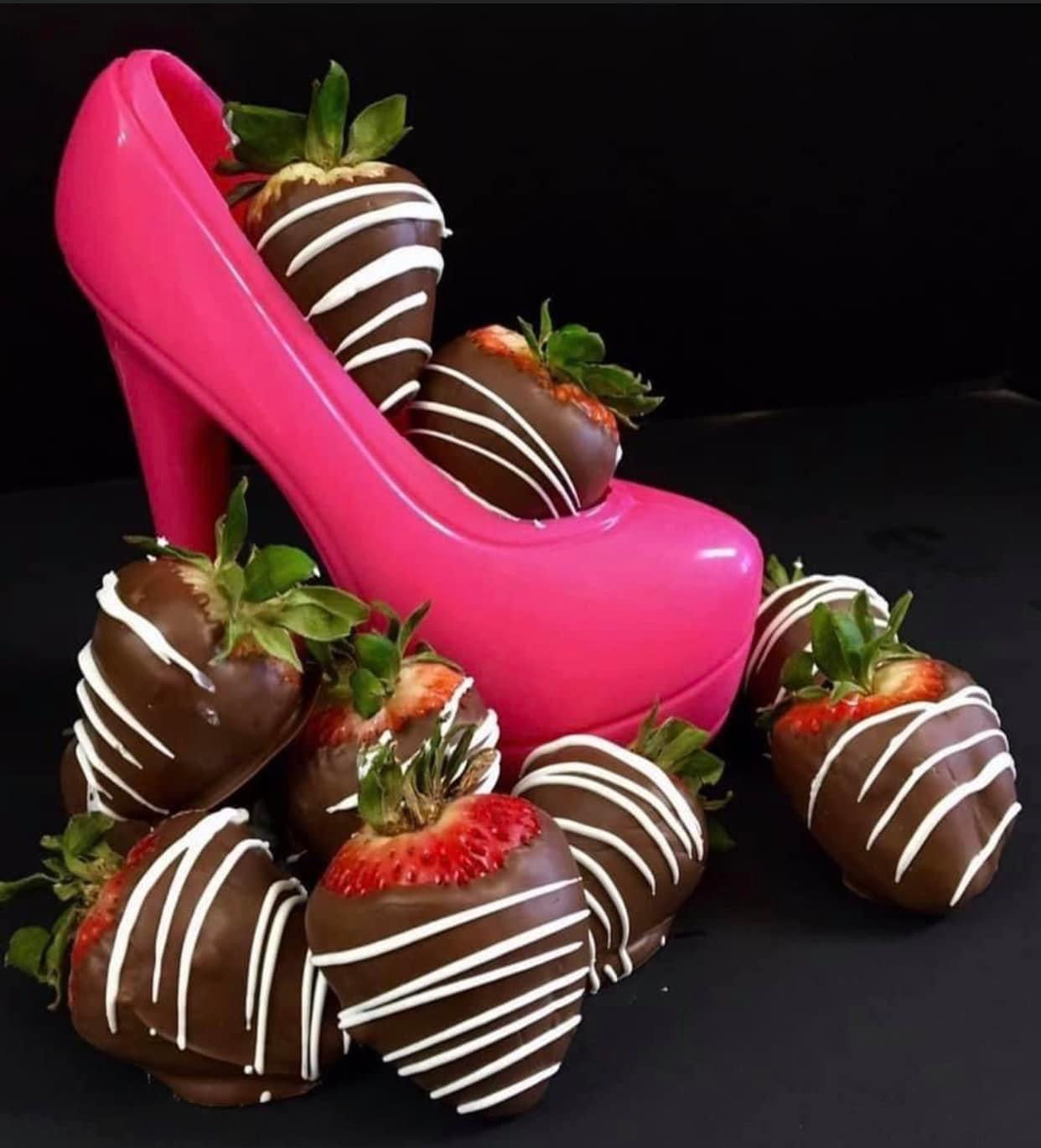 LIFE SIZE CHOCOLATE HIGH HEEL